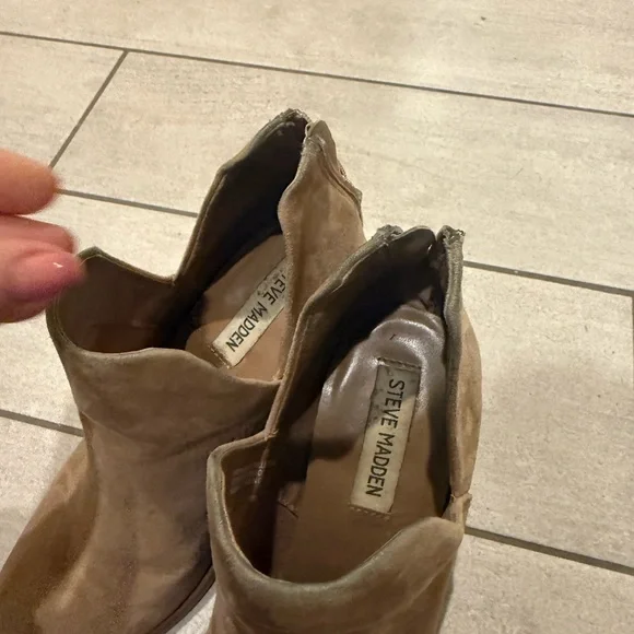 Steve Madden Brown Ankle Booties - Picture 6 of 9